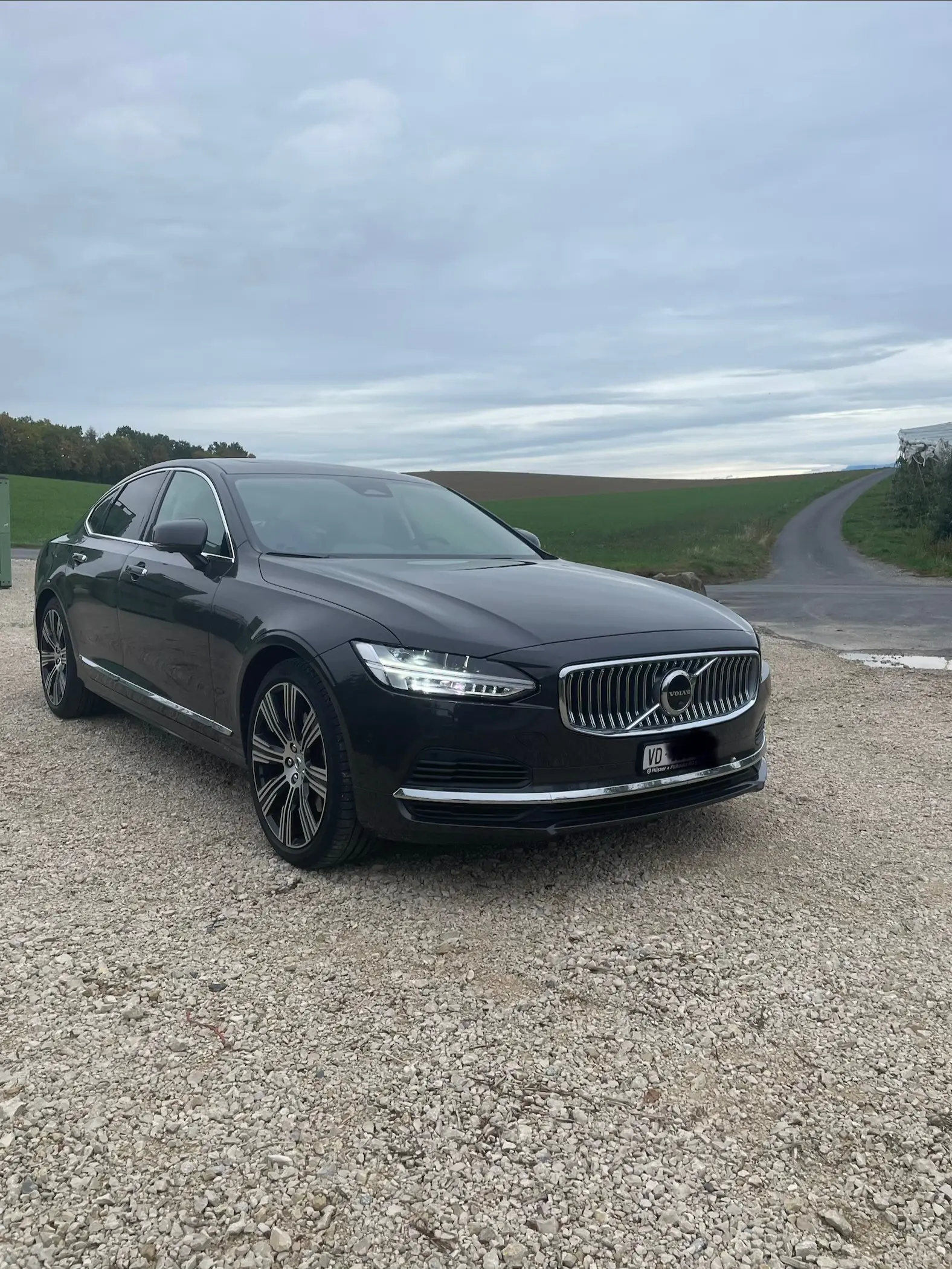 Volvo S90 T8 eAWD Inscription — Berline hybride rechargeable premium, 90 500 km seulement