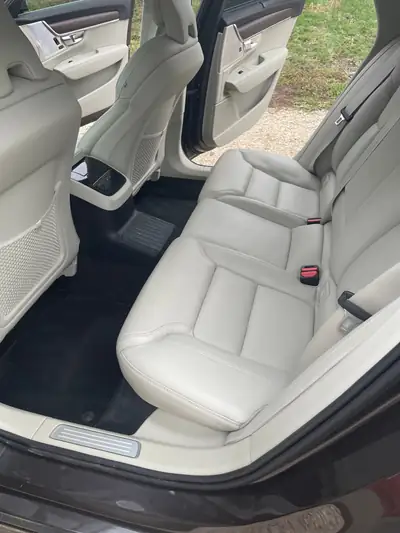Volvo S90 T8 eAWD Inscription — Berline hybride rechargeable premium, 90 500 km seulement — Miniatura 12