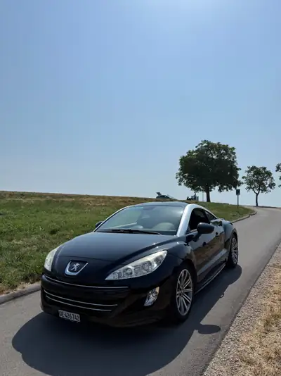 Peugeot RCZ 1.6 Turbo 156 ch — Coupé sportif affûté, sans accident — Außenansicht
