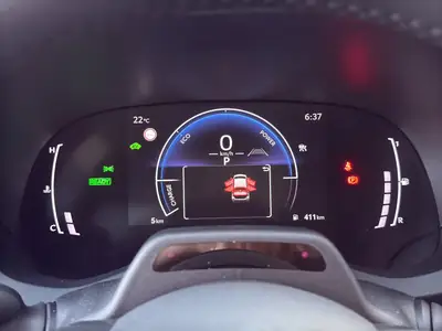 Toyota Yaris 1.5 Teamplayer e-CVT — Citadine hybride écologique, quasi neuve — Miniature 11