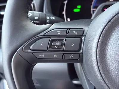 Toyota Yaris 1.5 Teamplayer e-CVT — Citadine hybride écologique, quasi neuve — Miniature 25