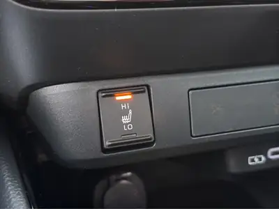 Toyota Yaris 1.5 Teamplayer e-CVT — Citadine hybride écologique, quasi neuve — Miniature 28