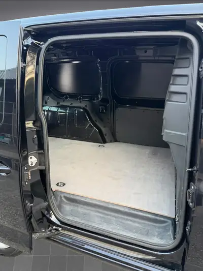 VW Caddy Cargo 2.0 TDI Maxi — Utilitaire diesel robuste, équipé et économique — Miniature 14