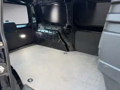 VW Caddy Cargo 2.0 TDI Maxi — Utilitaire diesel robuste, équipé et économique — Miniature 15
