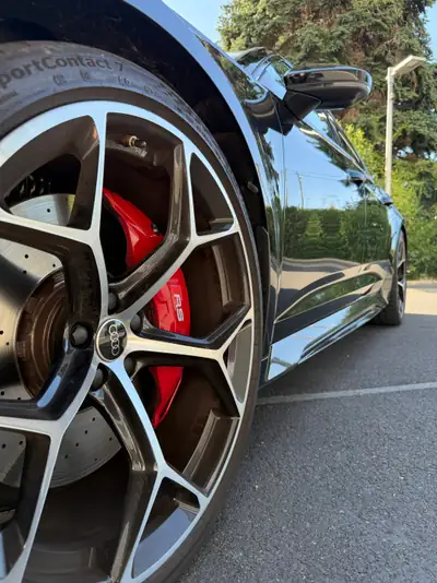 Audi RS6 Avant 4.0 TFSI V8 Performance — Berline de luxe 630 ch, première main — côté