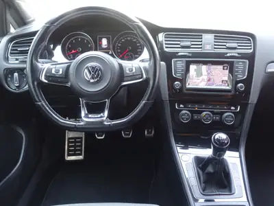 VW Golf 1.4 TSI R-Line Design — Compacte dynamique, entretien maîtrisé — Miniature 14