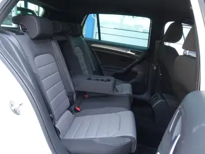 VW Golf 1.4 TSI R-Line Design — Compacte dynamique, entretien maîtrisé — Miniature 17