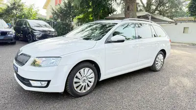 Skoda Octavia Combi 2.0 TDI L&K 4x4 — Familiale robuste, moteur éprouvé, 179'000 km — arrière