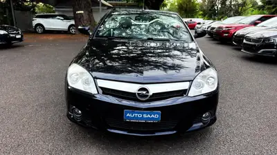 OPEL Tigra 1.8 Sport — Cabriolet compact dynamique, noir métallisé, 111'000 km — vue extérieure
