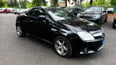 OPEL Tigra 1.8 Sport — Cabriolet compact dynamique, noir métallisé, 111'000 km — Miniature 11