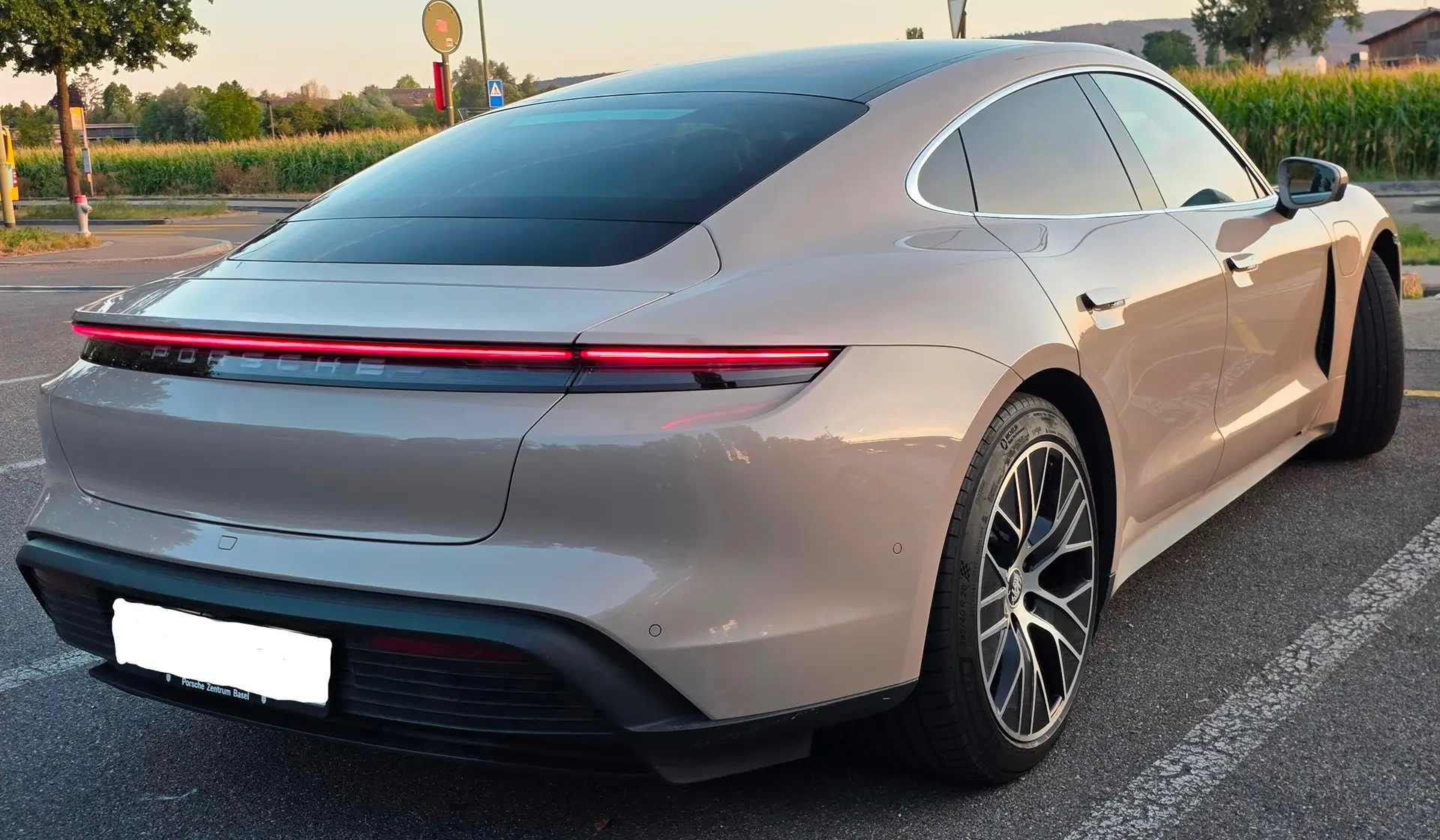 Porsche Taycan 2022 occasion Oberwil — 3