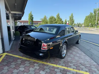 Rolls-Royce Phantom 6.7 V12 — Luxe intemporel, kilométrage d'origine exceptionnel — Miniature 7