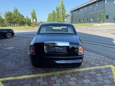Rolls-Royce Phantom 6.7 V12 — Luxe intemporel, kilométrage d'origine exceptionnel — Miniature 8