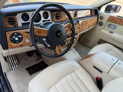 Rolls-Royce Phantom 6.7 V12 — Luxe intemporel, kilométrage d'origine exceptionnel — Miniature 10