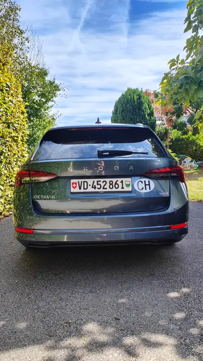 Skoda Octavia 2.0 TDI 4x4 — Break robuste, 200 ch et transmission intégrale — Miniatur 8