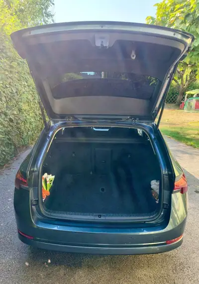 Skoda Octavia 2.0 TDI 4x4 — Break robuste, 200 ch et transmission intégrale — Miniatur 7