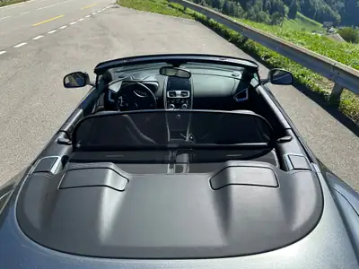 Aston Martin V12 Vanquish S Volante — Cabriolet grand tourisme 603 ch, 9400 km seulement — Miniature 7