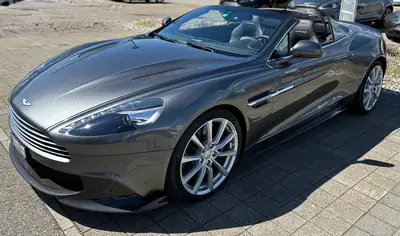 Aston Martin V12 Vanquish S Volante — Cabriolet grand tourisme 603 ch, 9400 km seulement — Miniature 9