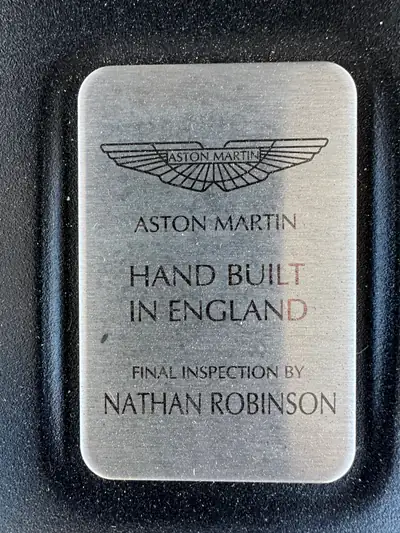 Aston Martin V12 Vanquish S Volante — Cabriolet grand tourisme 603 ch, 9400 km seulement — Miniature 15