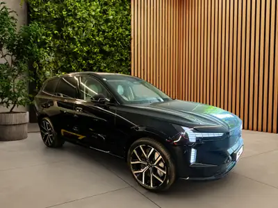 Volvo EX90 Twin Performance Ultra AWD — SUV électrique 680 ch neuf, technologie 800V — side view