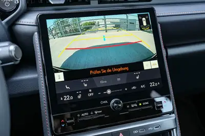 Lexus LBX FWD Elegant — Petit SUV hybride urbain, à peine roulé — Miniature 18