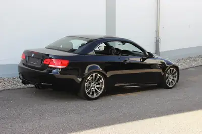 BMW M3 Cabriolet — 420 ch, transmission sport, État neuf — rear view