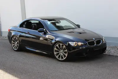BMW M3 Cabriolet — 420 ch, transmission sport, État neuf — dashboard