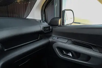 Toyota Proace City Verso — Monospace 7 places, diesel automatique, faible kilométrage — Miniature 23