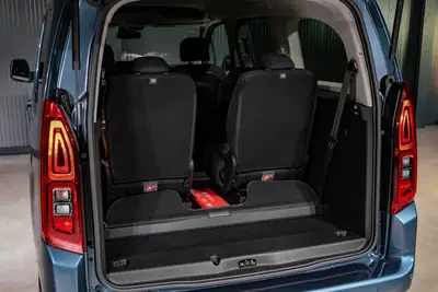 Toyota Proace City Verso — Monospace 7 places, diesel automatique, faible kilométrage — Miniature 25