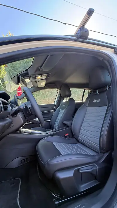 Jeep Avenger 1.2 MHEV 4xe Upland — SUV hybride compact, garantie usine jusqu'à 2028 — Thumbnail 9