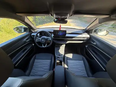 Jeep Avenger 1.2 MHEV 4xe Upland — SUV hybride compact, garantie usine jusqu'à 2028 — Thumbnail 8