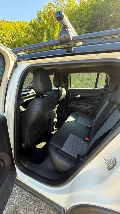Jeep Avenger 1.2 MHEV 4xe Upland — SUV hybride compact, garantie usine jusqu'à 2028 — Thumbnail 11