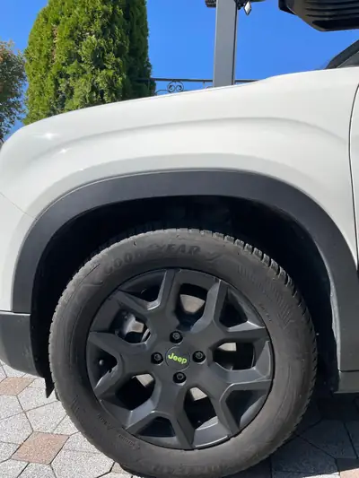 Jeep Avenger 1.2 MHEV 4xe Upland — SUV hybride compact, garantie usine jusqu'à 2028 — Thumbnail 15