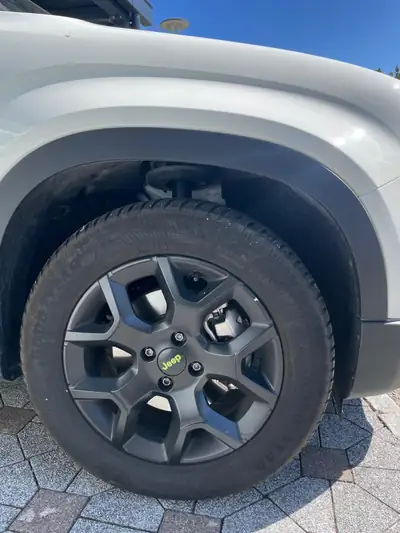 Jeep Avenger 1.2 MHEV 4xe Upland — SUV hybride compact, garantie usine jusqu'à 2028 — Thumbnail 18