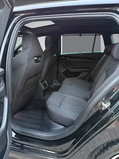 Skoda Octavia Combi RS 200 PS — 4x4 diesel performant, équipement premium — Miniature 11
