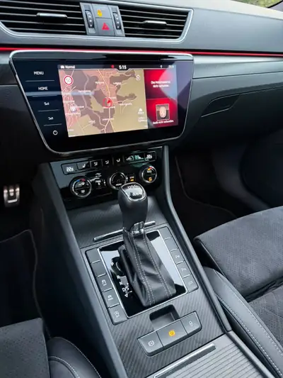 Skoda Octavia Combi RS 200 PS — 4x4 diesel performant, équipement premium — Miniature 20