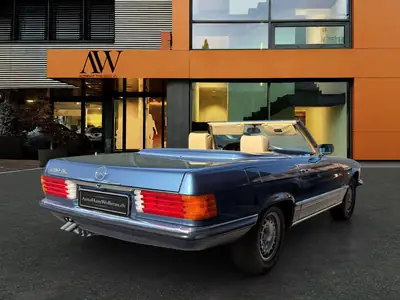 Mercedes-Benz 280 SL — Cabriolet de légende, véhicule vétéran impeccable — détail