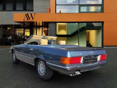 Mercedes-Benz 280 SL — Cabriolet de légende, véhicule vétéran impeccable — intérieur