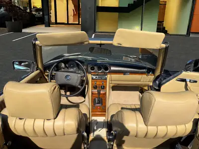 Mercedes-Benz 280 SL — Cabriolet de légende, véhicule vétéran impeccable — Miniature 11
