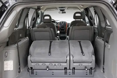 Chrysler Grand Voyager 2.8 CRD — Monospace 7 places fiable et spacieux, idéal famille — Miniatur 15