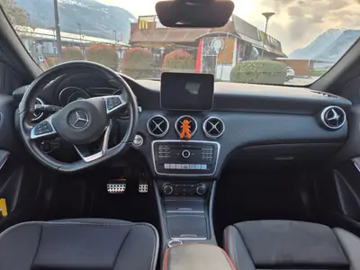 Mercedes-Benz A 180 AMG Line — Élégance compacte, 35 000 km seulement — Innenraum