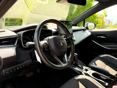 Toyota Corolla 2.0 HSD GR Sport — Hybride performant, break spacieux et économe — interior