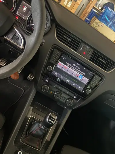 Skoda Octavia 2.0 TDI RS — Break diesel 184 ch, vraie sportivité — interior