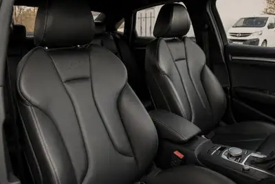 Audi RS3 Sedan 2.5 TSI Quattro — 400 ch, sportive allemande à bas kilométrage — Miniature 14