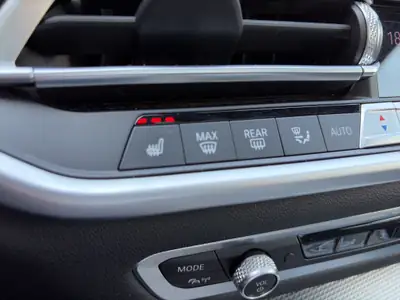 BMW X5 xDrive45e M Sport — Hybride rechargeable, 394 ch, toit panoramique — Miniature 28