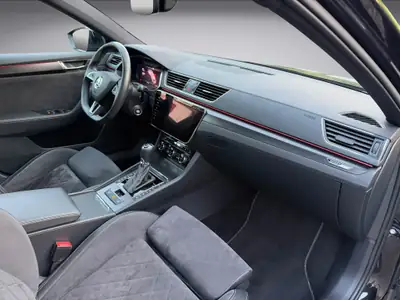 Skoda Superb Combi 2.0 TSI SportLine Plus 4x4 — Break premium, 272 ch et traction intégrale — Miniature 14