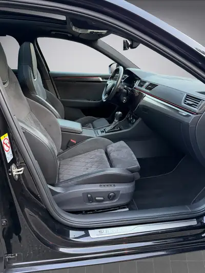 Skoda Superb Combi 2.0 TSI SportLine Plus 4x4 — Break premium, 272 ch et traction intégrale — Miniature 13