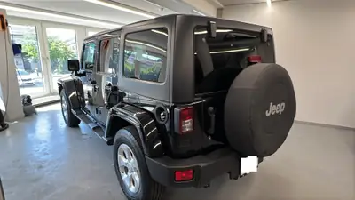 Jeep Wrangler 3.6 V6 Sahara Unlimited — SUV légendaire, motorisation V6 puissante — vue extérieure