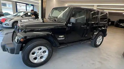 Jeep Wrangler 3.6 V6 Sahara Unlimited — SUV légendaire, motorisation V6 puissante — intérieur