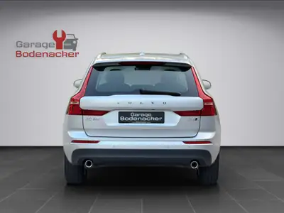 Volvo XC60 D4 AWD Momentum — SUV premium diesel, 96'300 km, tout équipé — Miniature 17
